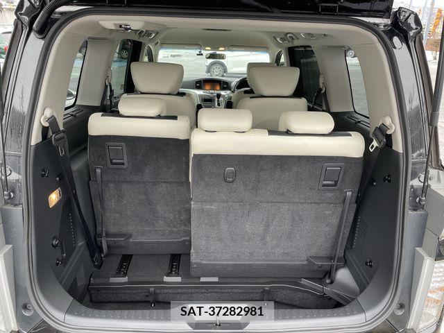 Nissan ELGRAND 2017-07 221657-7
