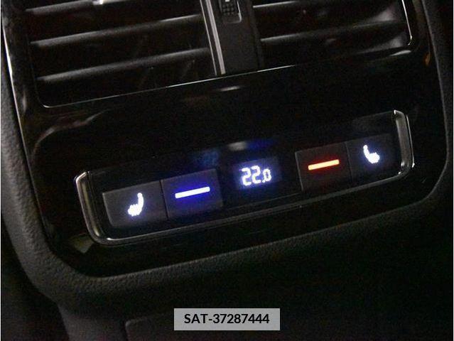 VolksWagen ARTEON 2019-04 370623-27