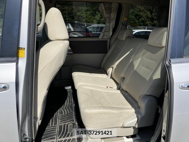 Toyota NOAH 2009-07 298081-14