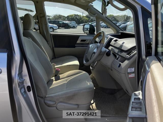 Toyota NOAH 2009-07 298081-10