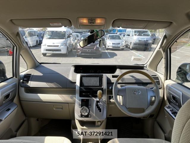 Toyota NOAH 2009-07 298081-8