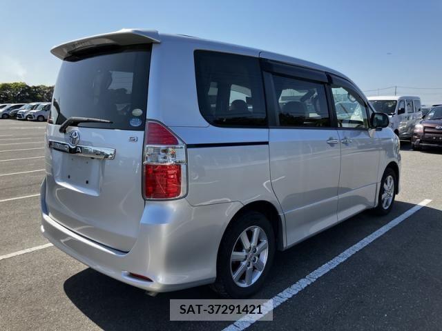 Toyota NOAH 2009-07 298081-5