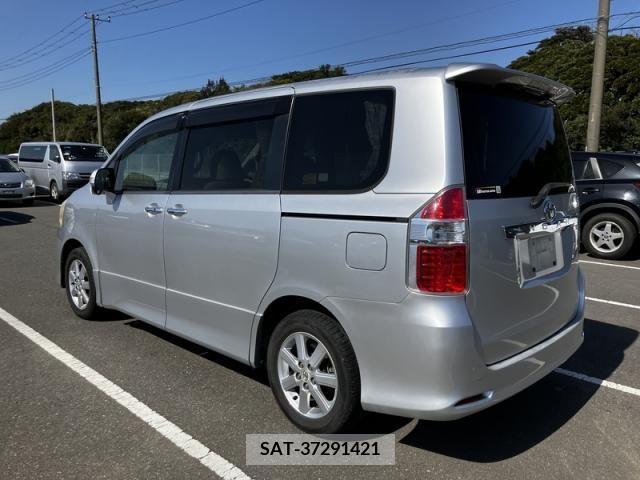 Toyota NOAH 2009-07 298081-3