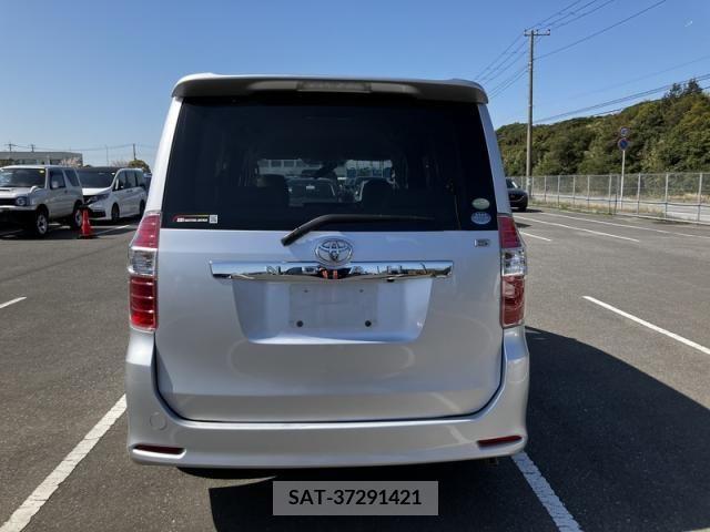 Toyota NOAH 2009-07 298081-4