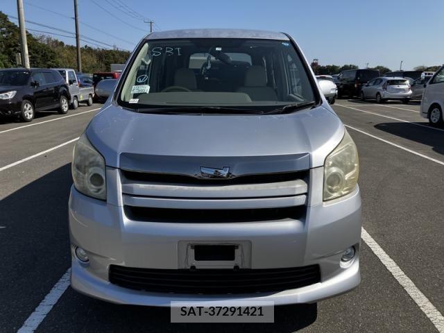 Toyota NOAH 2009-07 298081-1