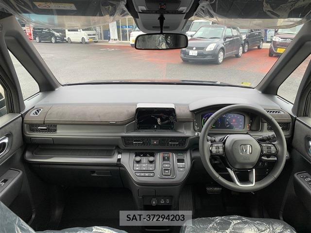 Honda e 2023-08 216941-1