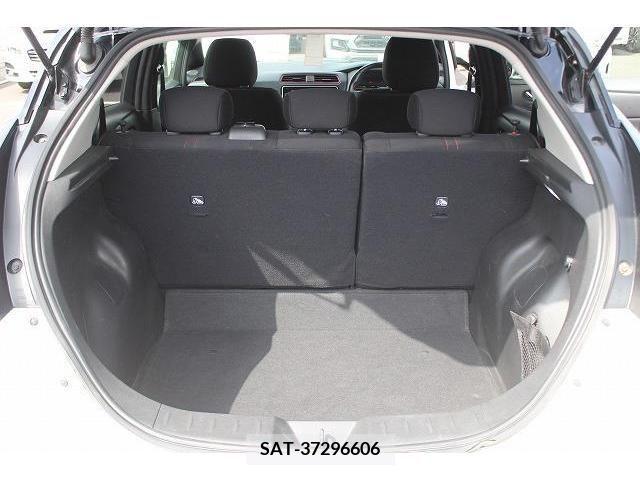 Nissan LEAF 2018-10 210678-16