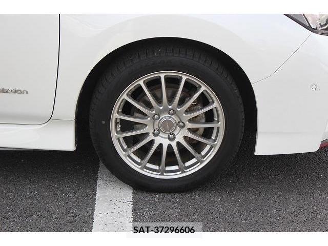 Nissan LEAF 2018-10 210678-9