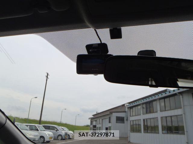 Toyota PRIUS ALPHA 2012-03 322216-17
