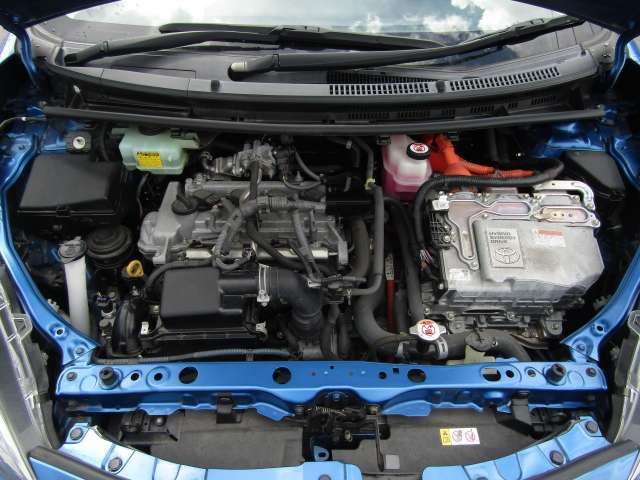 Toyota AQUA 2017-06 16437-17