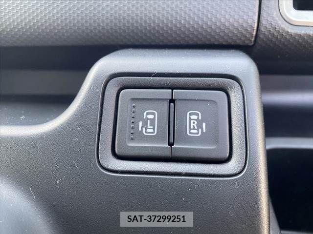 Mitsubishi DELICA D2 2016-02 267679-28