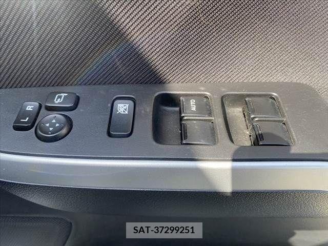 Mitsubishi DELICA D2 2016-02 267679-29