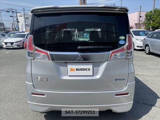 Mitsubishi DELICA D2 2016-02 267679-10