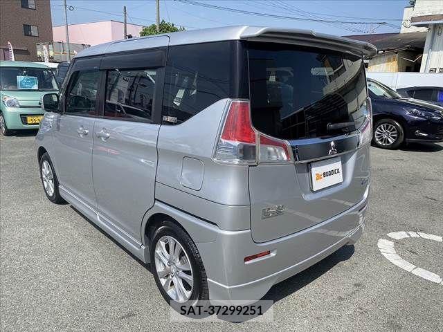 Mitsubishi DELICA D2 2016-02 267679-11