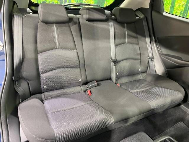 Mazda DEMIO 2017-02 27566-9