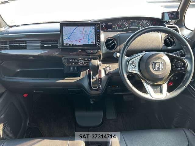 Honda N BOX CUSTOM 2017-10 365046-8