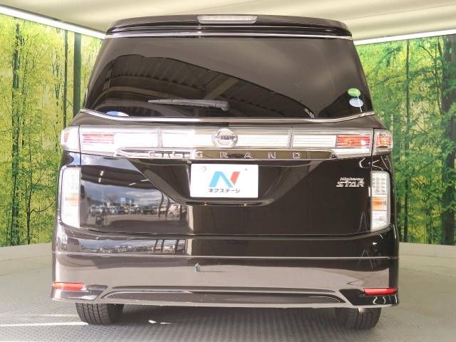 Nissan ELGRAND 2017-07 16105-17