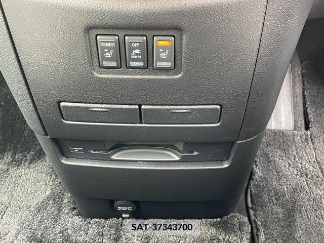 Nissan ELGRAND 2017-07 372546-12