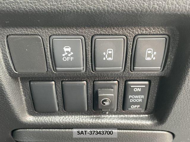 Nissan ELGRAND 2017-07 372546-14