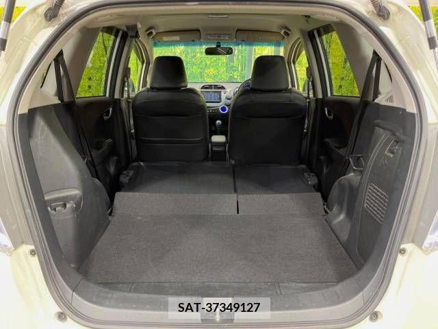 Honda FIT HYBRID 2013-05 303927-10