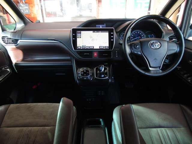 Toyota ESQUIRE 2017-11 9028-9