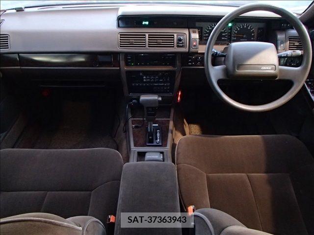 Nissan CEDRIC SEDAN 1990-03 301503-1