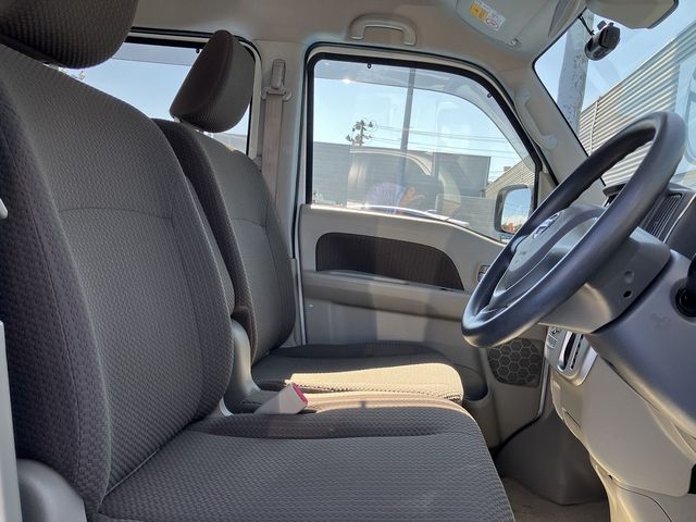 Nissan CLIPPER RIO 2018-07 21464-28