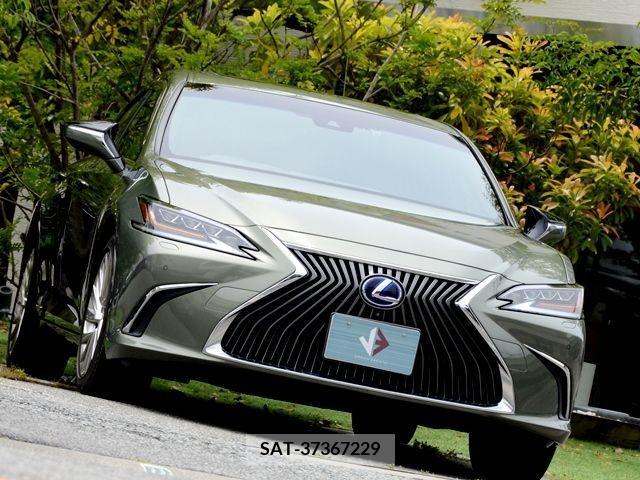 Lexus ES 2019-04 275293-5