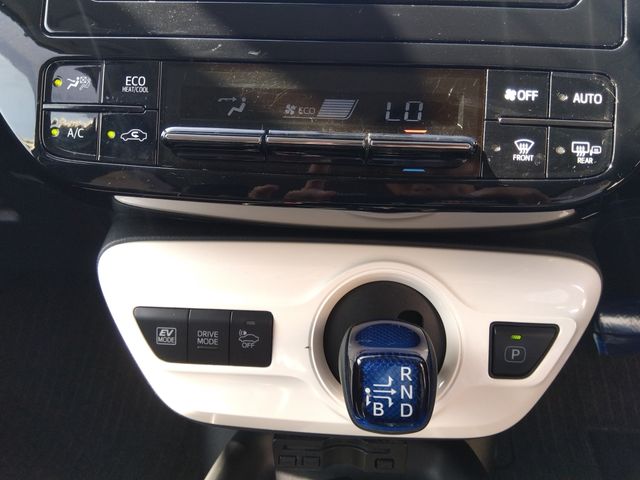 Toyota PRIUS 2018-09 9258-16