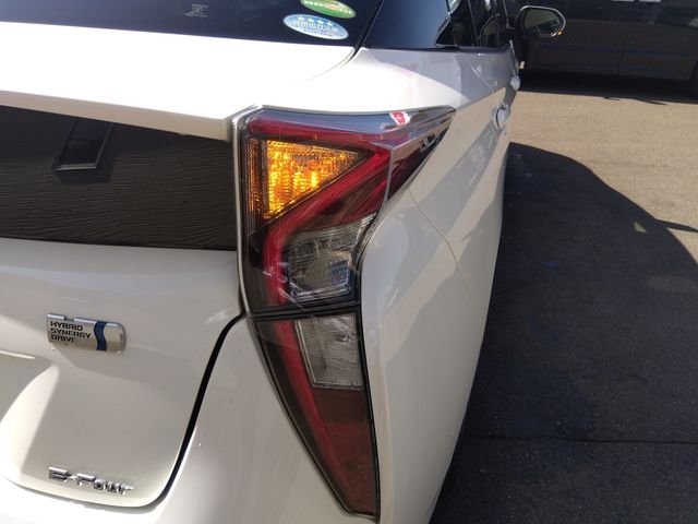 Toyota PRIUS 2018-09 9258-6