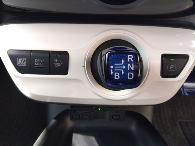 Toyota PRIUS 2018-09 9258-15