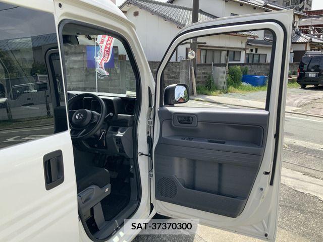 Honda N-VAN 2019-08 307951-9