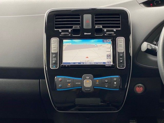 Nissan LEAF 2015-01 7882-11