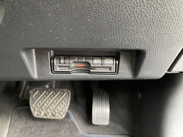 Nissan LEAF 2015-01 7882-14