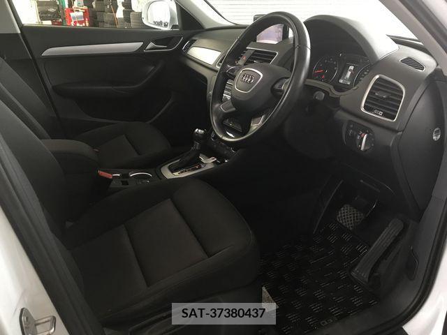 Audi Q3 2016-10 261656-9