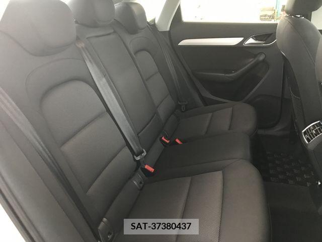 Audi Q3 2016-10 261656-12