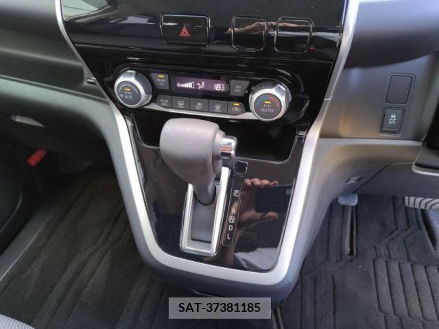 Nissan SERENA 2017-11 284313-14