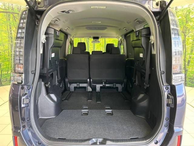 Toyota VOXY 2014-11 14213-11