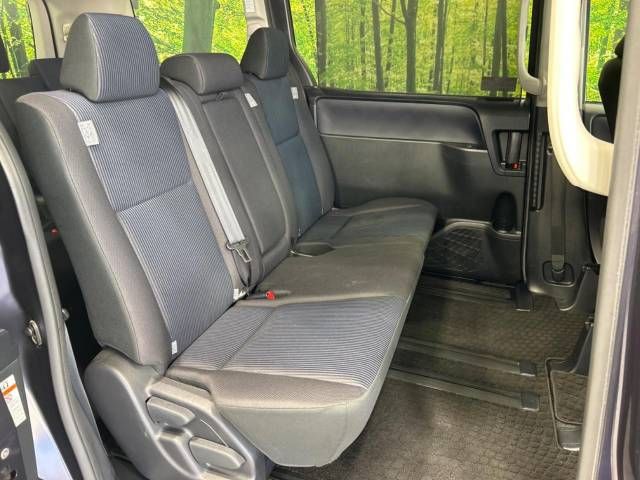Toyota VOXY 2014-11 14213-9