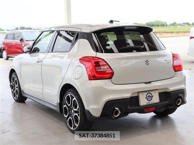 Suzuki SWIFT 2023-01 320863-22