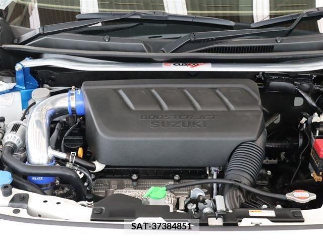 Suzuki SWIFT 2023-01 320863-17