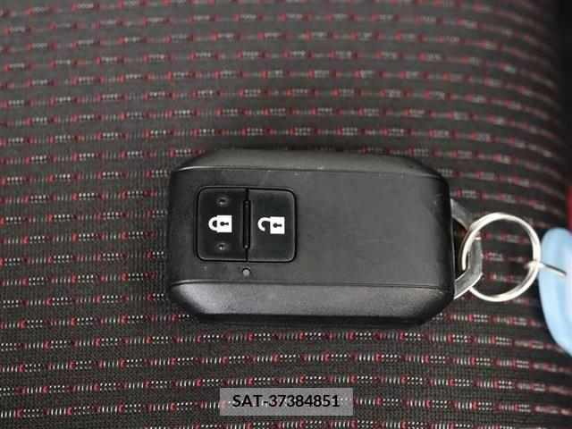 Suzuki SWIFT 2023-01 320863-15