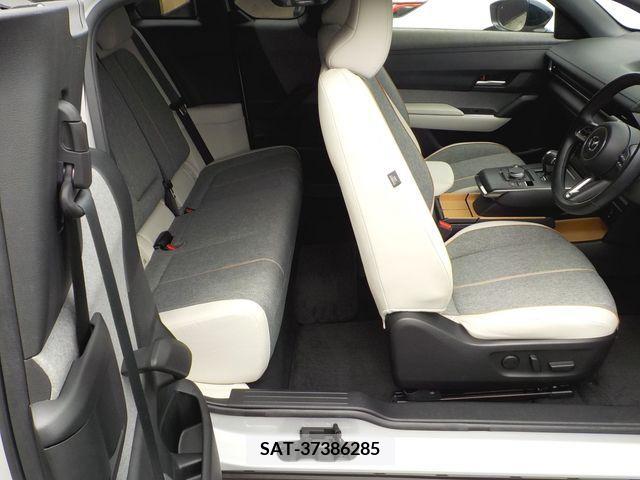 Mazda MX-30 2021-09 331141-18