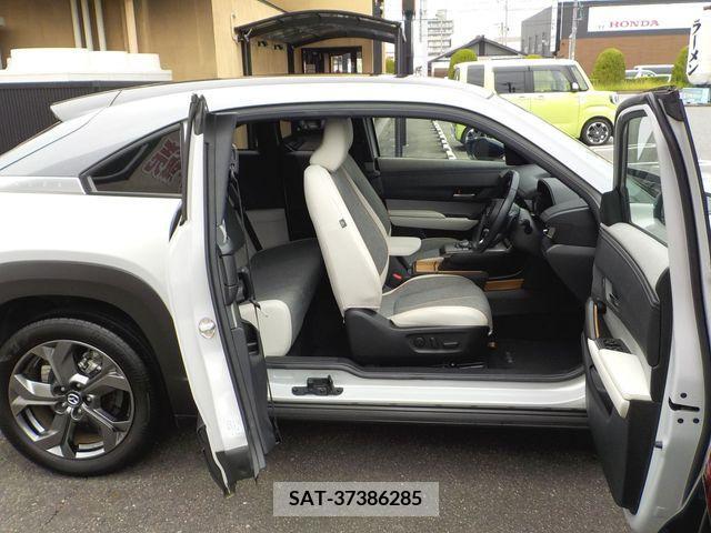 Mazda MX-30 2021-09 331141-7