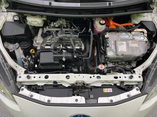 Toyota AQUA 2019-12 24727-18