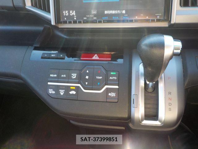 Honda e 2013-05 203925-26