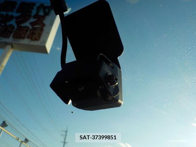 Honda e 2013-05 203925-27