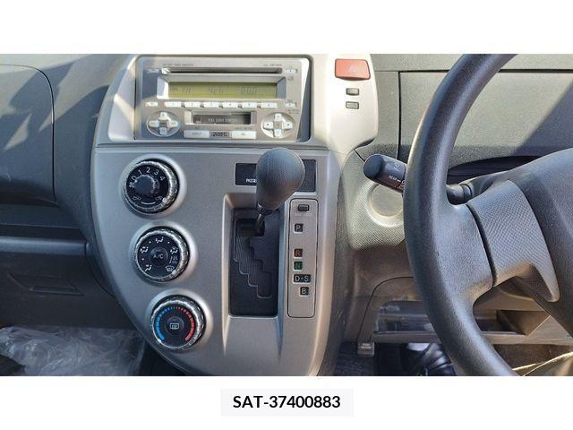 Toyota RACTIS 2009-09 283644-4