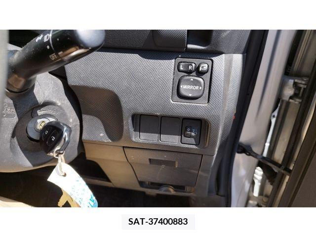 Toyota RACTIS 2009-09 283644-7