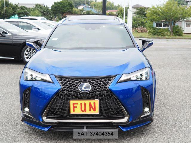 Lexus UX 2020-04 353959-1